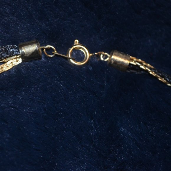 Vintage Unknown 5 chains Necklace Fastener Black & Gold Fine Metal Work 8 3/4' - Picture 3 of 6